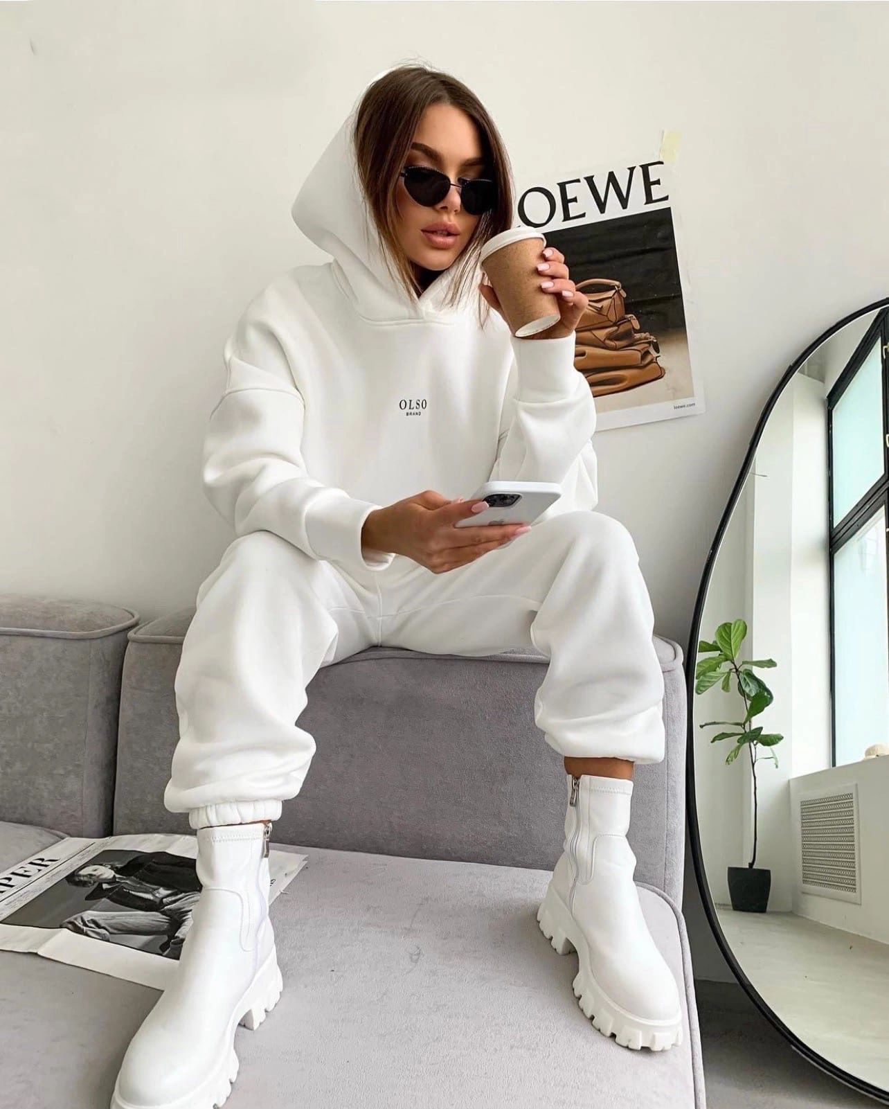 Zweiteiliges Set mit Kapuzenpullover und Hose im oversized Schnitt für Frauen | Sophie