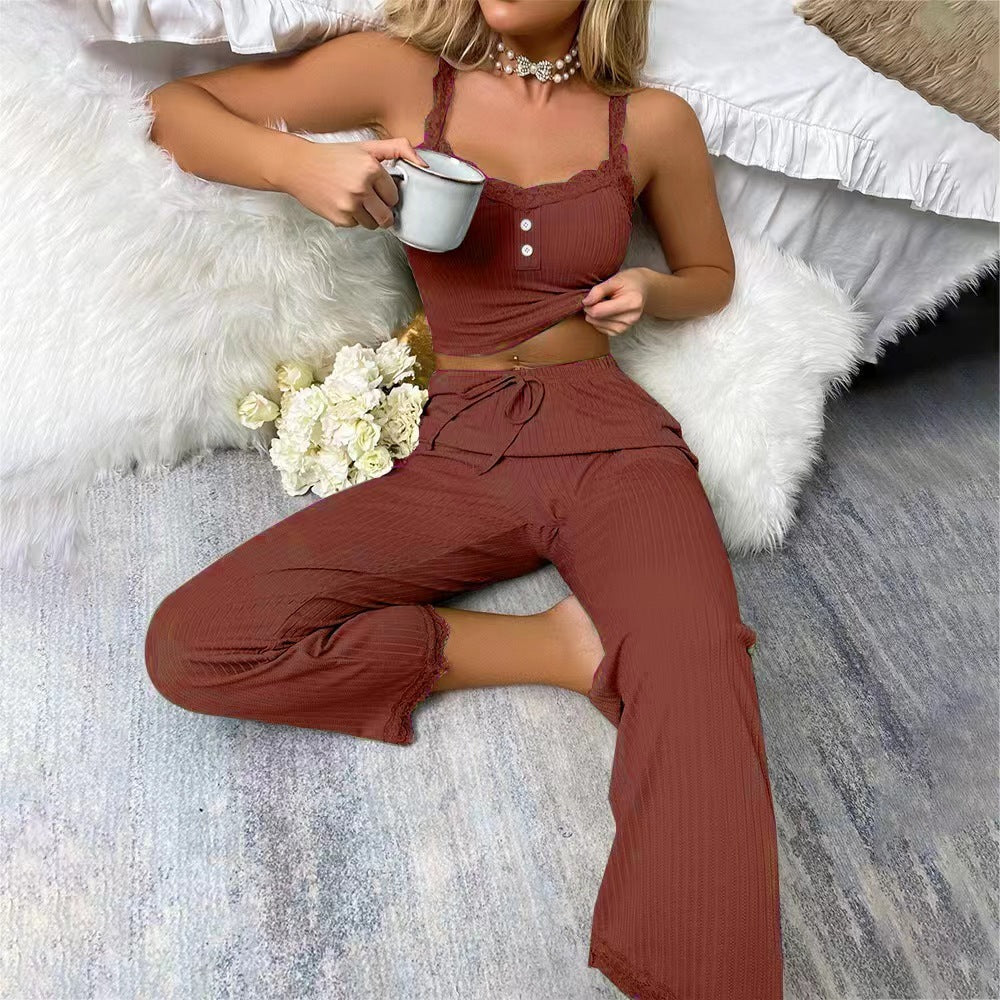 Bequemes zweiteiliges Homewear-Set für Damen mit geripptem Tank-Top und passender weiter Hose