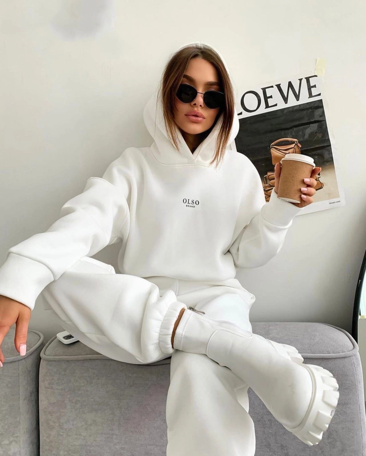 Zweiteiliges Set mit Kapuzenpullover und Hose im oversized Schnitt für Frauen | Sophie