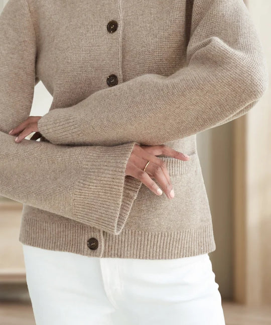 Weiche Strickjacke mit Slim-Fit-Schnitt und Knöpfen im Eleganten Stil für Damen