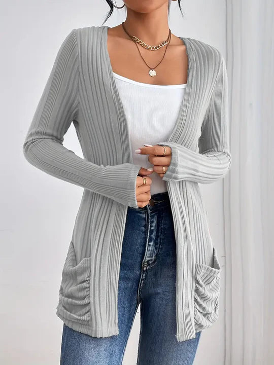 Schmal geschnittene Strickjacke aus Rippstrick mit Taschen für Damen