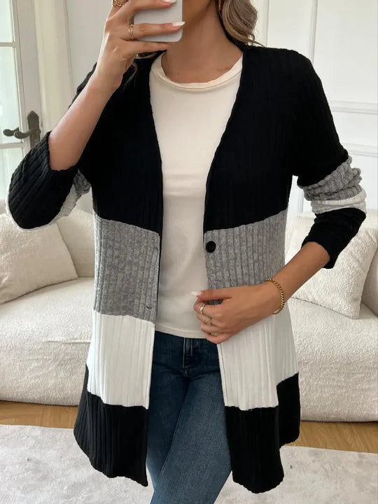 Schicke kontrastierende lange Strickjacke für Damen