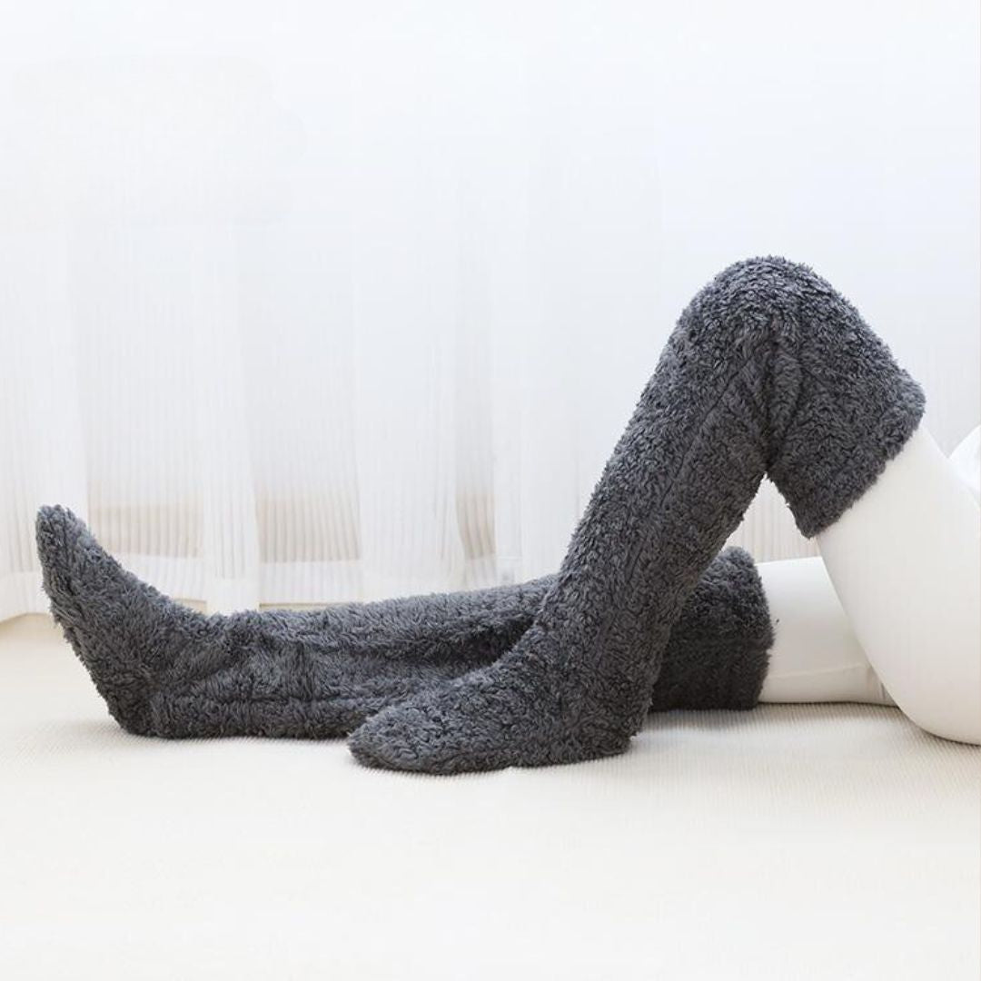 Flauschige Über-Knie-Socken für den Winter | Arya