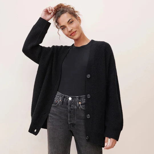 Warme Strickjacke mit Oversized-V-Ausschnitt für Damen