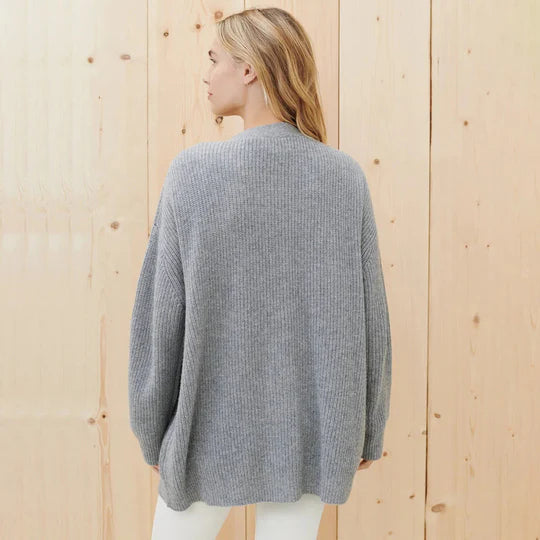 Warme Strickjacke mit Oversized-V-Ausschnitt für Damen