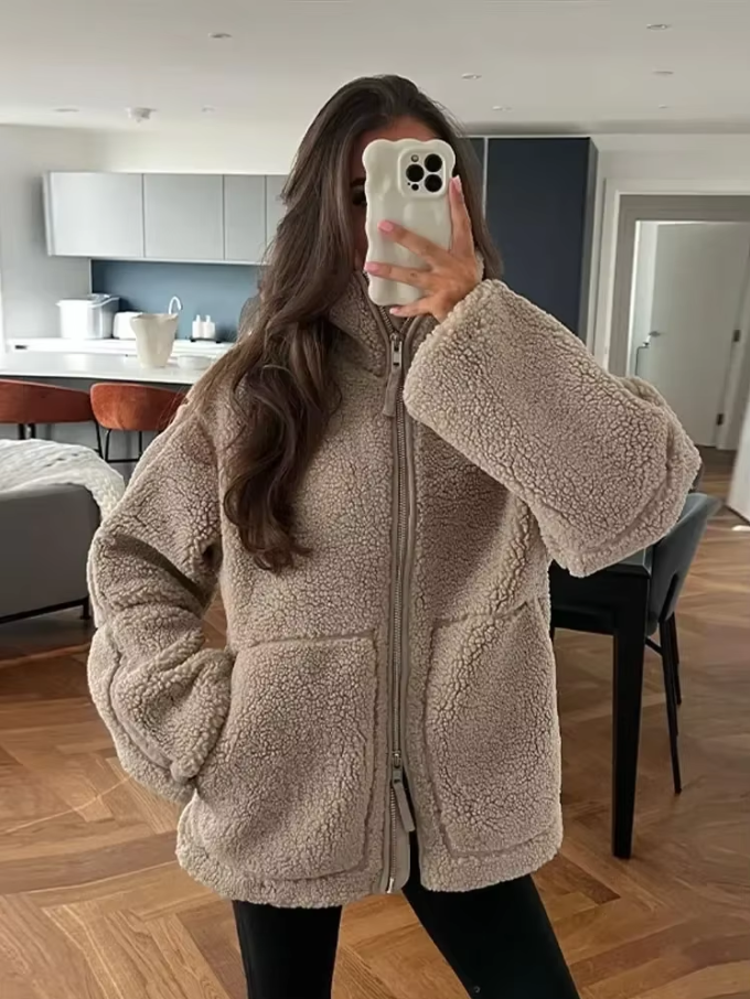 Flauschige Oversized Jacke aus Fleece