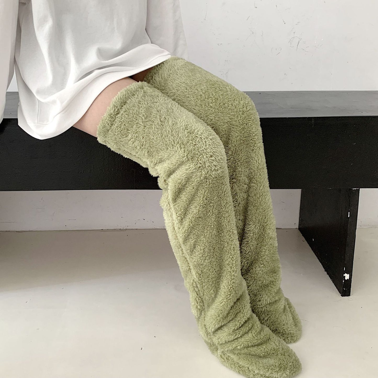 Flauschige Über-Knie-Socken für den Winter | Arya