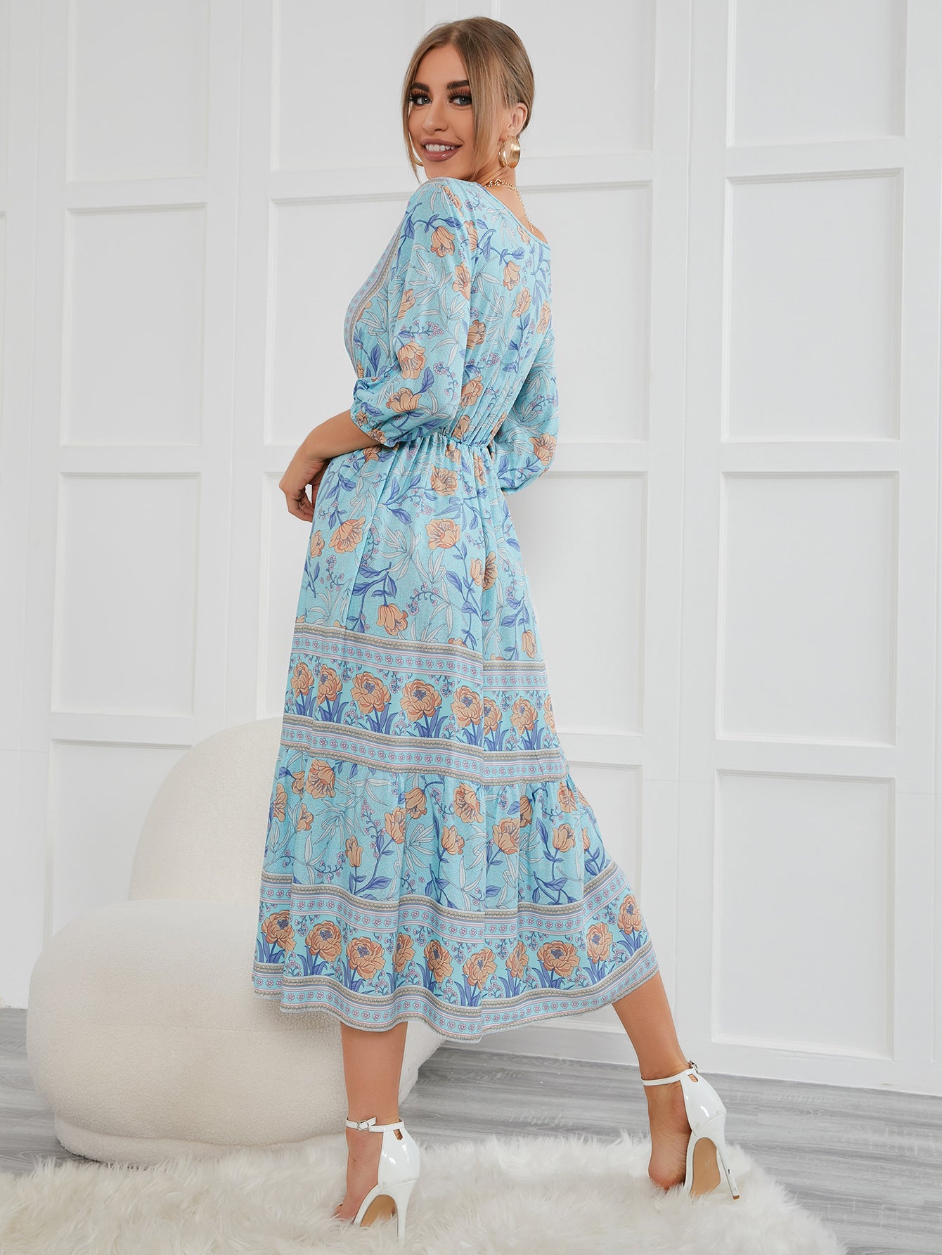 Luftiges Boho-Kleid mit V-Ausschnitt, elastischer Taille und 3/4-Ärmeln für Damen