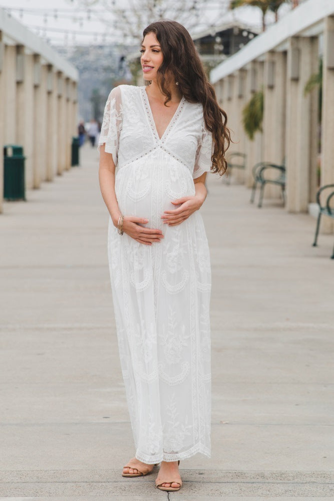 Langes Spitzenkleid für Schwangerschafts-Shootings, Feiern & besondere Anlässe – Elegant und Fließend