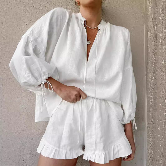 Elegantes Zweiteiliges Set mit V-Ausschnitt und Rüschen-Shorts