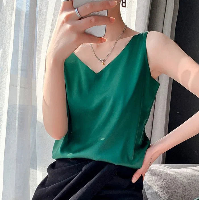 Ärmelloses Satin Tanktop mit V-Ausschnitt für Damen– Eleganter & Zeitloser Look